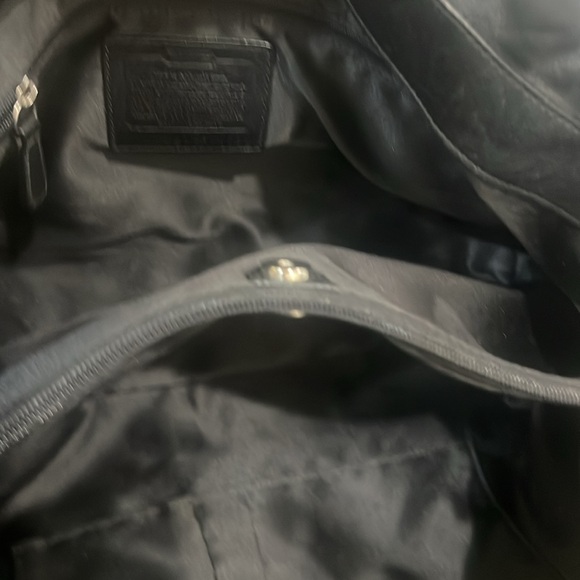 Coach Elegant Black pebble Leather Handbag w silver hardware - Picture 13 of 17